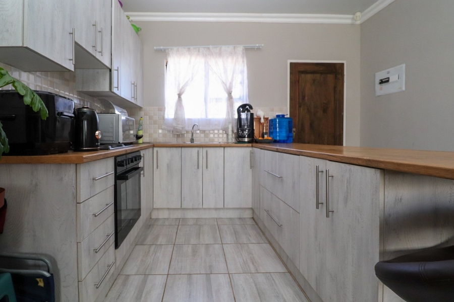 3 Bedroom Property for Sale in Flamwood North West